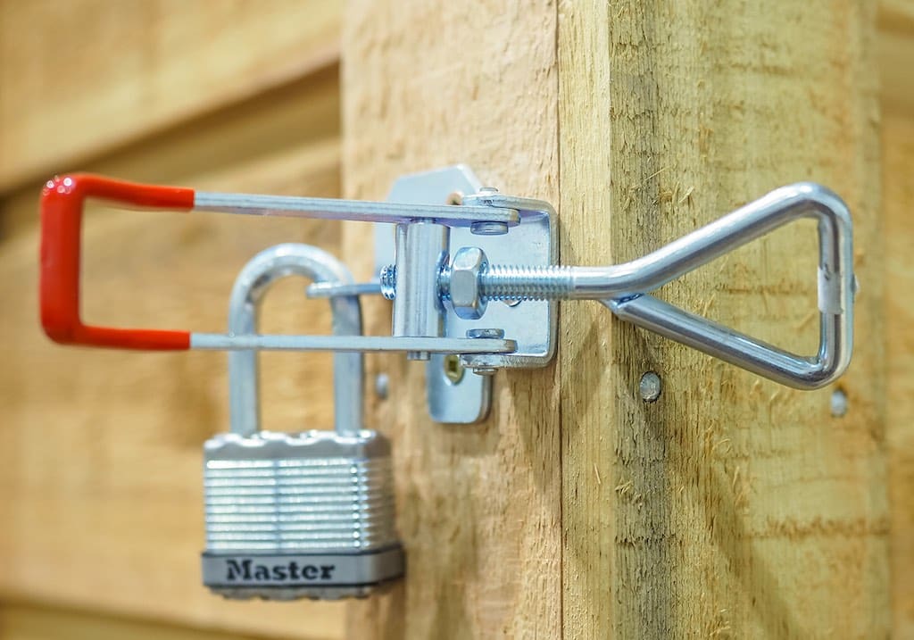 The Crow Off Grid Cabin 1 blackbird cabin 14