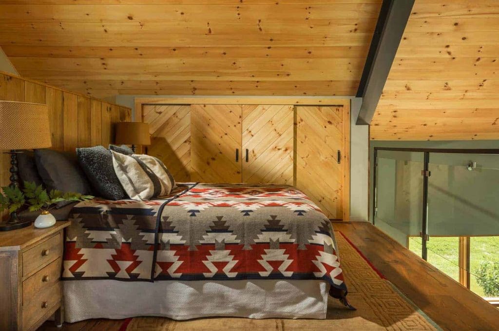 This Modern Barn House In Vermont Is Absolutely Stunning 11 Modern Barn House Joan Heaton Architects 18 1 Kindesign