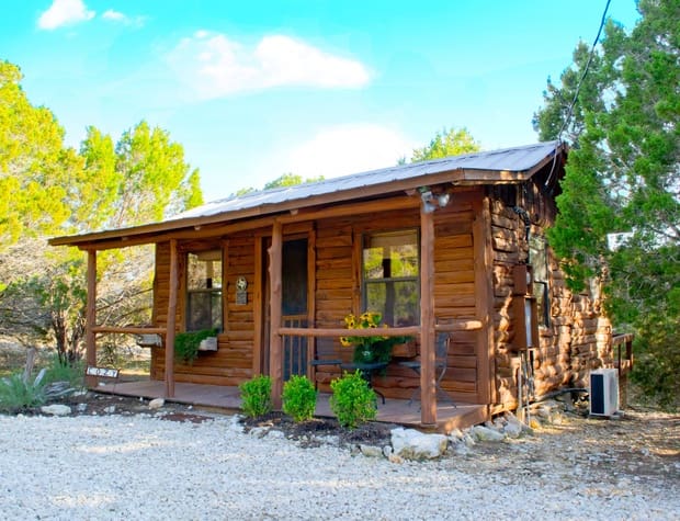 7 Amazing Cabin Design Ideas You Can Actually Build 34 A stunning Small Mountain Cabin Design Idea for your next tiny house inspiration