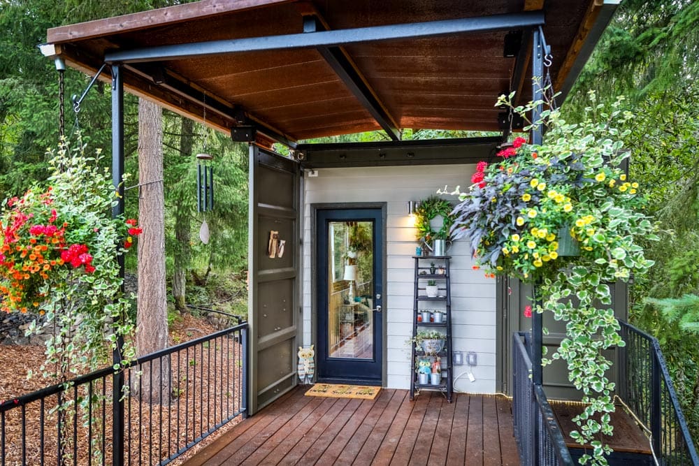 This Gorgeous Shipping Container House Is Your Answer To Debt-Free Living 3 AMAZING TINY SHIPPING CONTAINER HOME 8 of 10