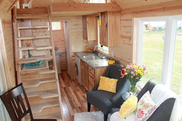 Colorful Solar Powered ‘Ravenlore’ Tiny House Is Built To Be Off-Grid 4 Ravenlore