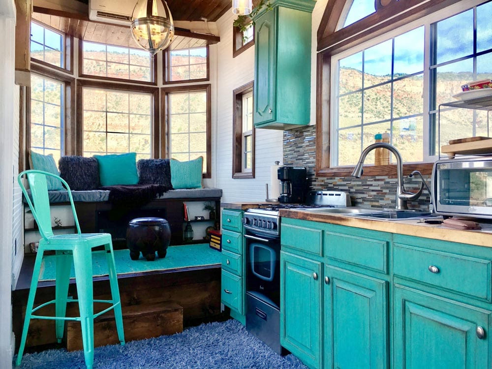 This Tiny House Near Zion Park Highlights The Vintage Aura 7 ark 10 1