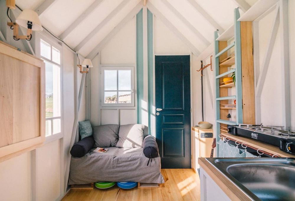 Cahute Tiny House - A Mobile Eco Habitat 2 cahute 4