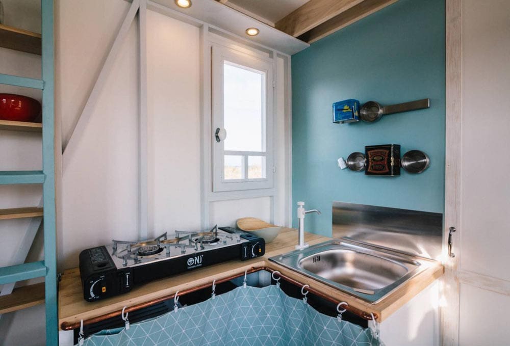 Cahute Tiny House - A Mobile Eco Habitat 5 cahute 7