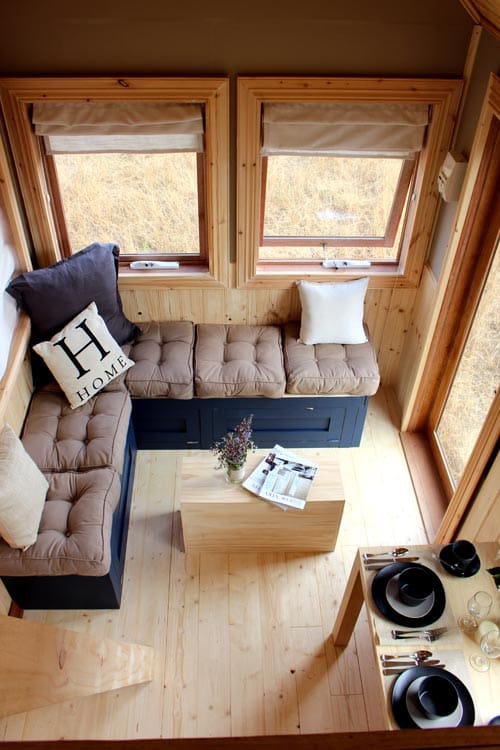 Colonial Blue, A Beautiful Blue Tiny House In Tasmania 5 colonial blue 10