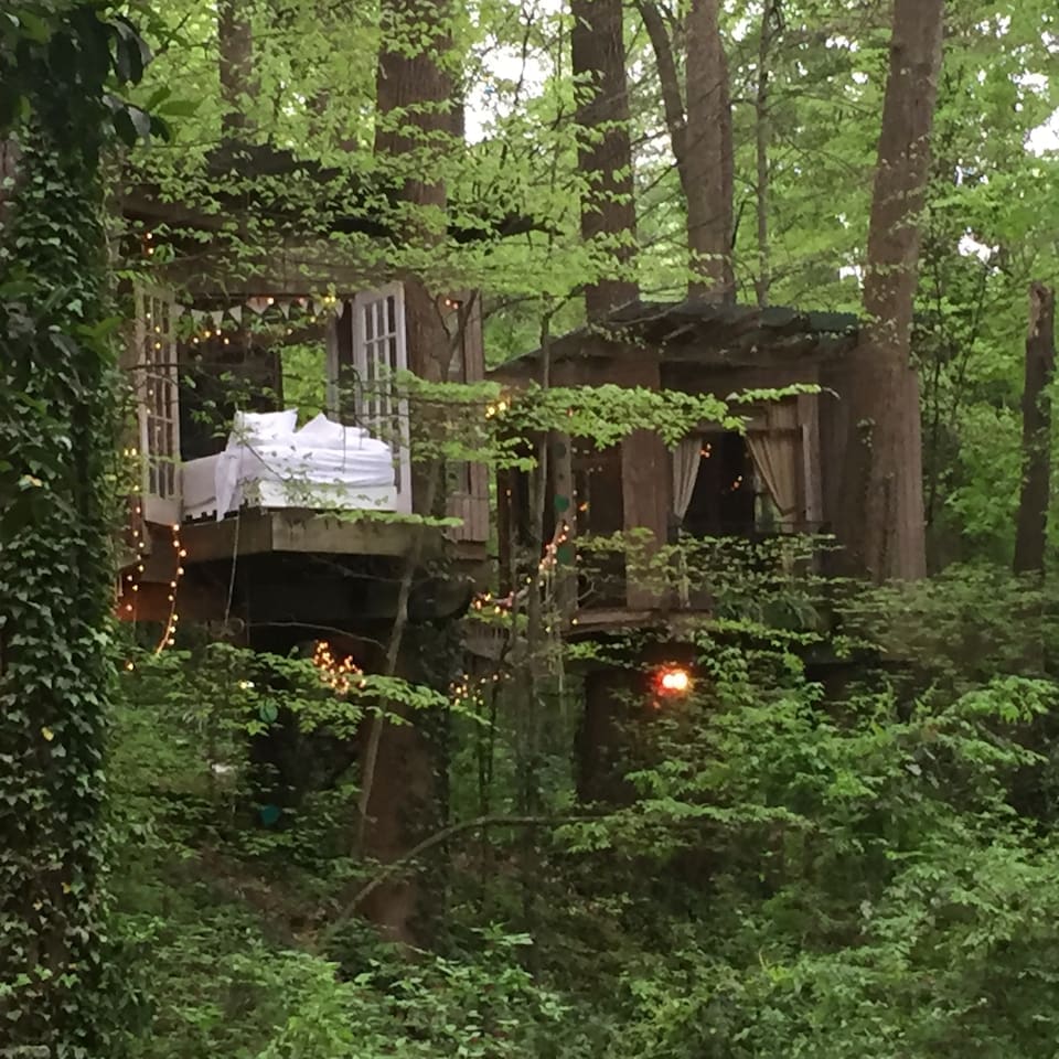 This Secluded Intown Treehouse Is Getting A Lot Of Attention 4 e75baf1e 74e0 40f0 93e9 26f1277f153a