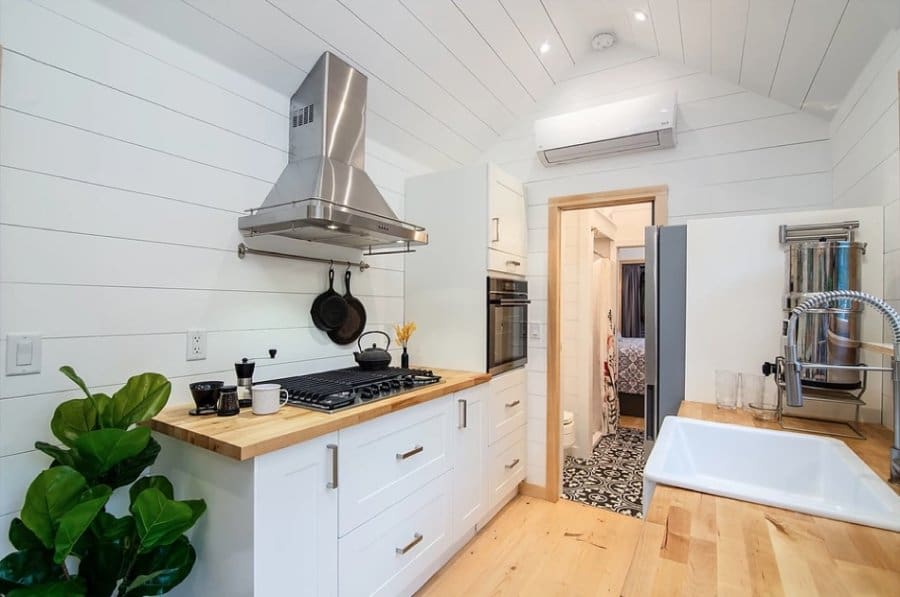 30-Ft. Tiny Farm House With First Floor Bedroom 8 The Burmenbov6