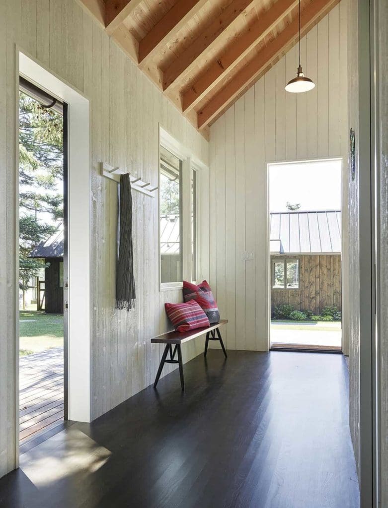 Cozy Cabin Retreat Boasts Net-Zero Energy In The Pacific Northwest 8 goCstudio 12