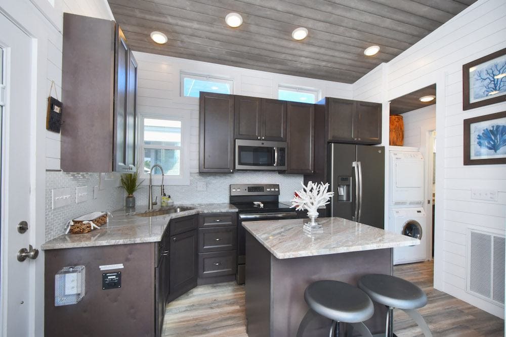 Float Your Cares Away on This Incredible Tiny Houseboat 4 tiny houseboat 3035