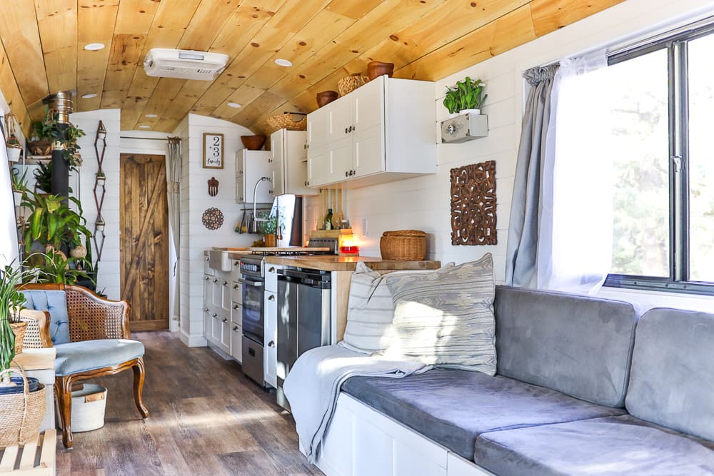 Epic Off -The-Grid School Bus Conversion 4 OFF GRID SCHOOL BUS 6 of 11