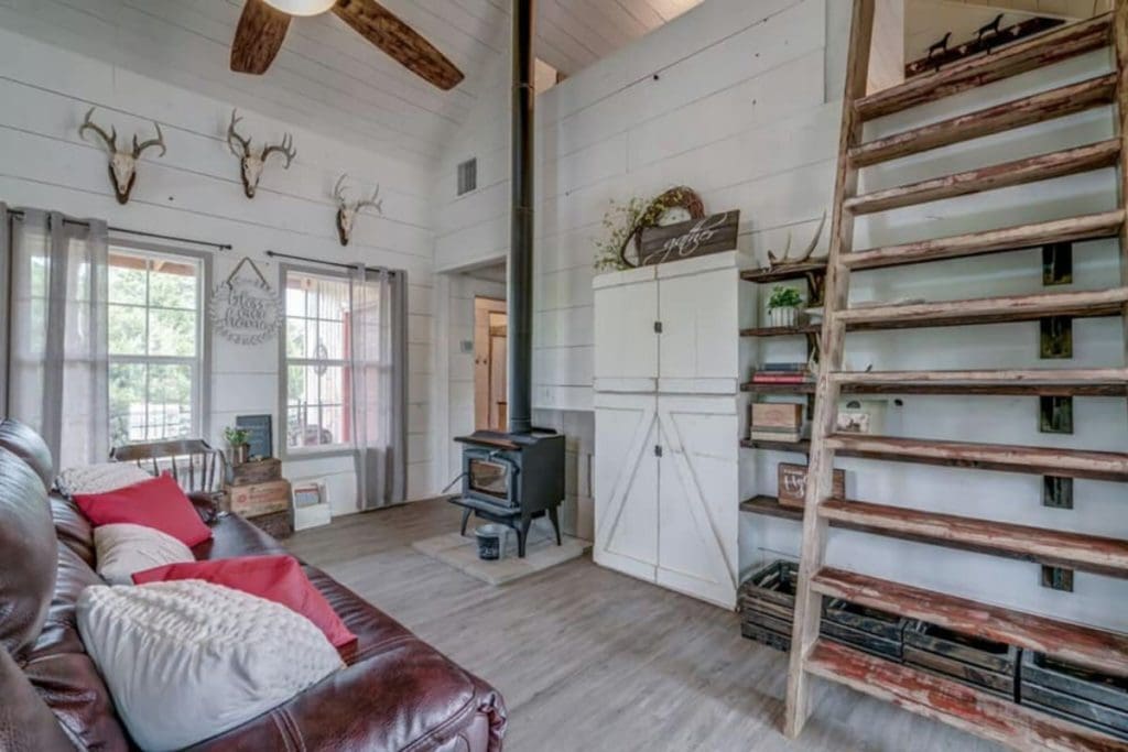 Oklahoma Couple Built A Stunning Red Cottage With A Farmhouse Style. 2 Red Cottage 10