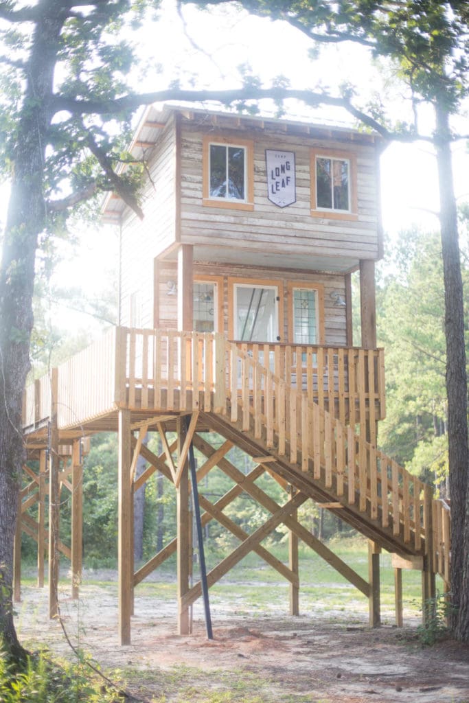 A Treehouse In The Pines - Inspiration For A Rustic Retreat For Kids 2 Treehouse Photos 1 f2t5iv
