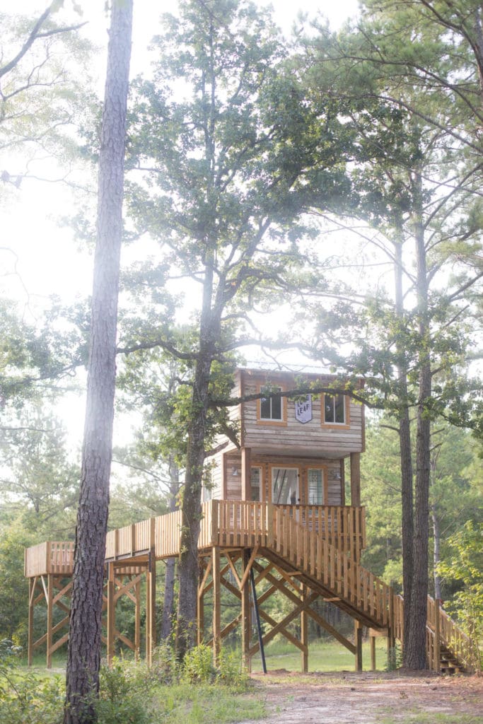 A Treehouse In The Pines - Inspiration For A Rustic Retreat For Kids 3 Treehouse Photos 5 dab7qp