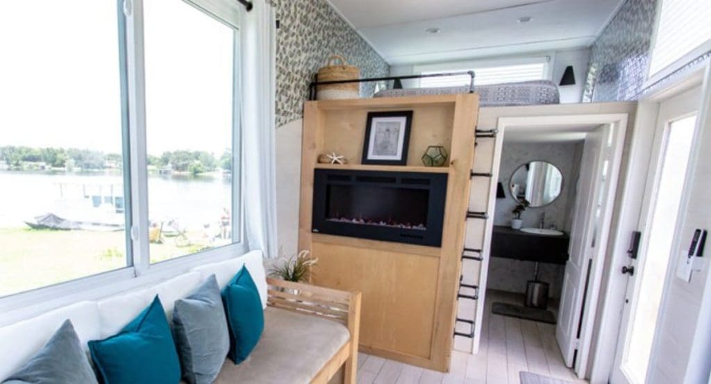 This Tiny House Is An Industrial Modern Dream Design In Florida 1 Venice 2
