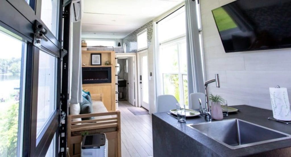 This Tiny House Is An Industrial Modern Dream Design In Florida 2 Venice 5