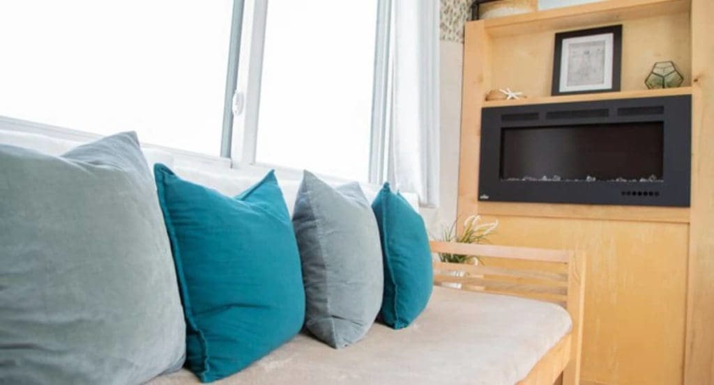 This Tiny House Is An Industrial Modern Dream Design In Florida 4 Venice 8