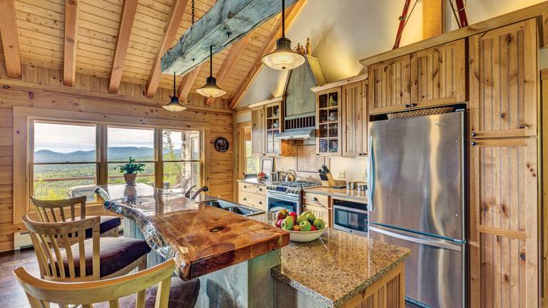 This New Hampshire Log Home Draws on Old Western Style 4 WHS 024 8542 2020 02 20 15 15 768x432 1