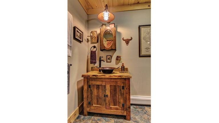 This New Hampshire Log Home Draws on Old Western Style 10 WHS 040 8542 2020 02 20 15 15 768x432 1