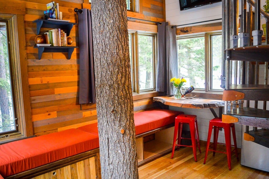 Meadowlark Treehouse at Montana Treehouse Retreat 5 a65225d6 8d1c 4403 a5bc 104e515fe821