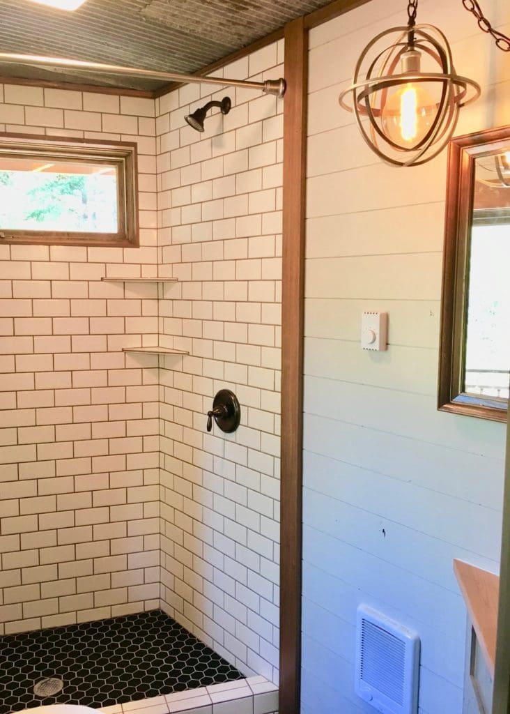 Meadowlark Treehouse at Montana Treehouse Retreat 12 montana treehouse retreat bathroom