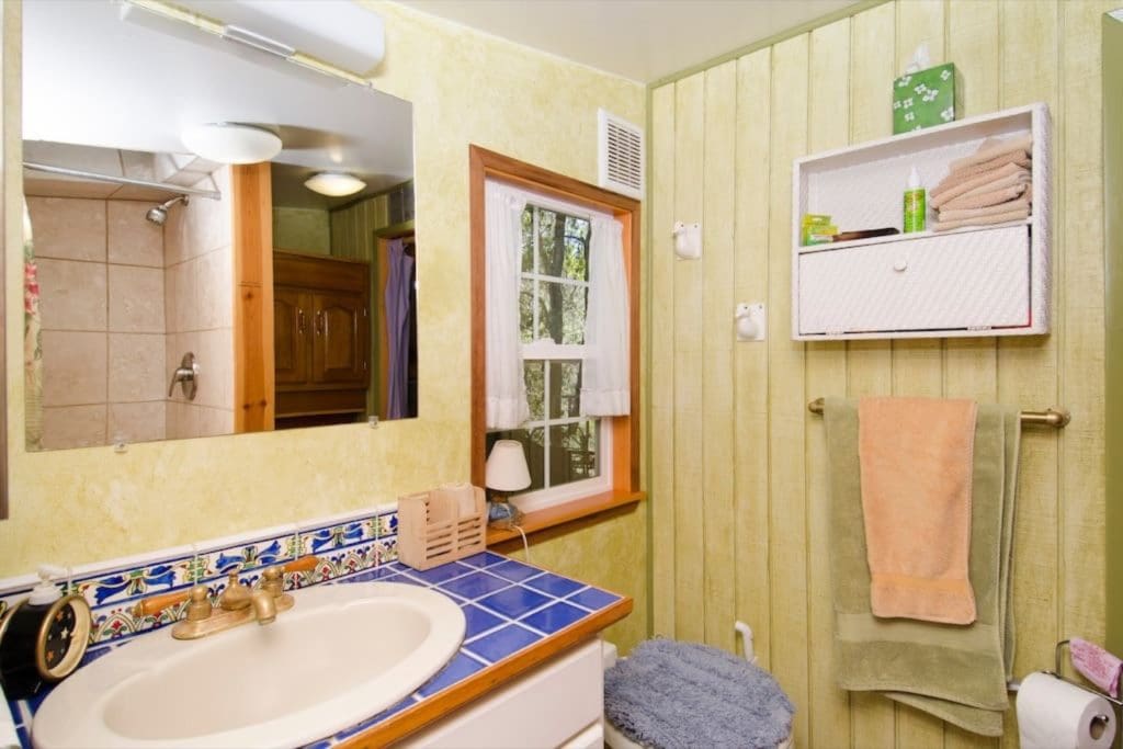 The World’s Most Popular Airbnb Is a Geodesic Cabin in California 10 mushroomdome9