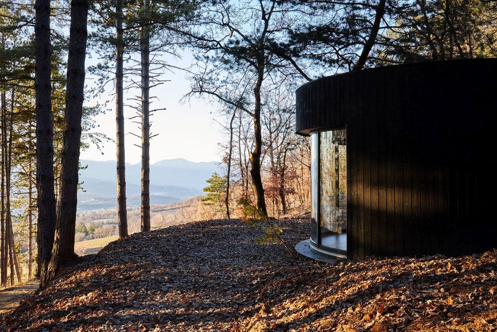 The LumiPod – A Contemporary Prefab Cabin With A Huge Curved Window 10 French Alps LumiPod design panoramic view