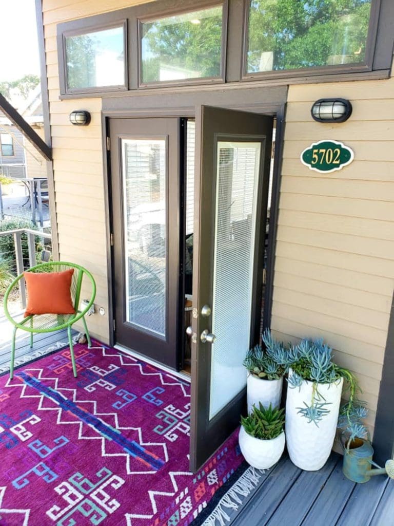 Fall In Love With This Austin Texas Luxury Modern Farmhouse Tiny Home 1 Modern TX Farmhouse 2