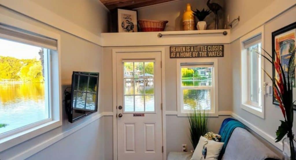 Relax In Style In The Blue Heron Modern Lakefront Tiny House 2 The Blue Heron 6 1 1024x553 1
