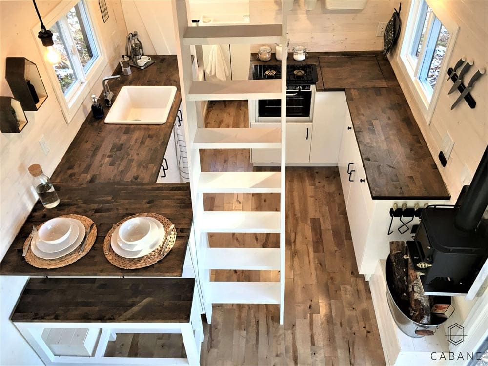 This Stunning Scandinavian-Inspired Tiny Cabin Is Spectacular 9 cabane 4