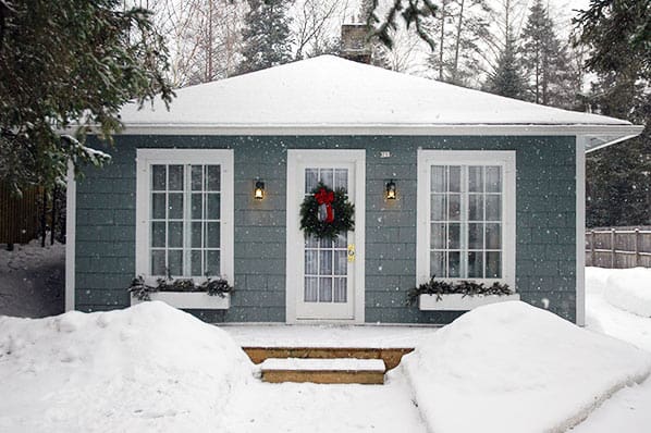This Tranquil Little Cottage Is Anyone's Dream House 1 10 1