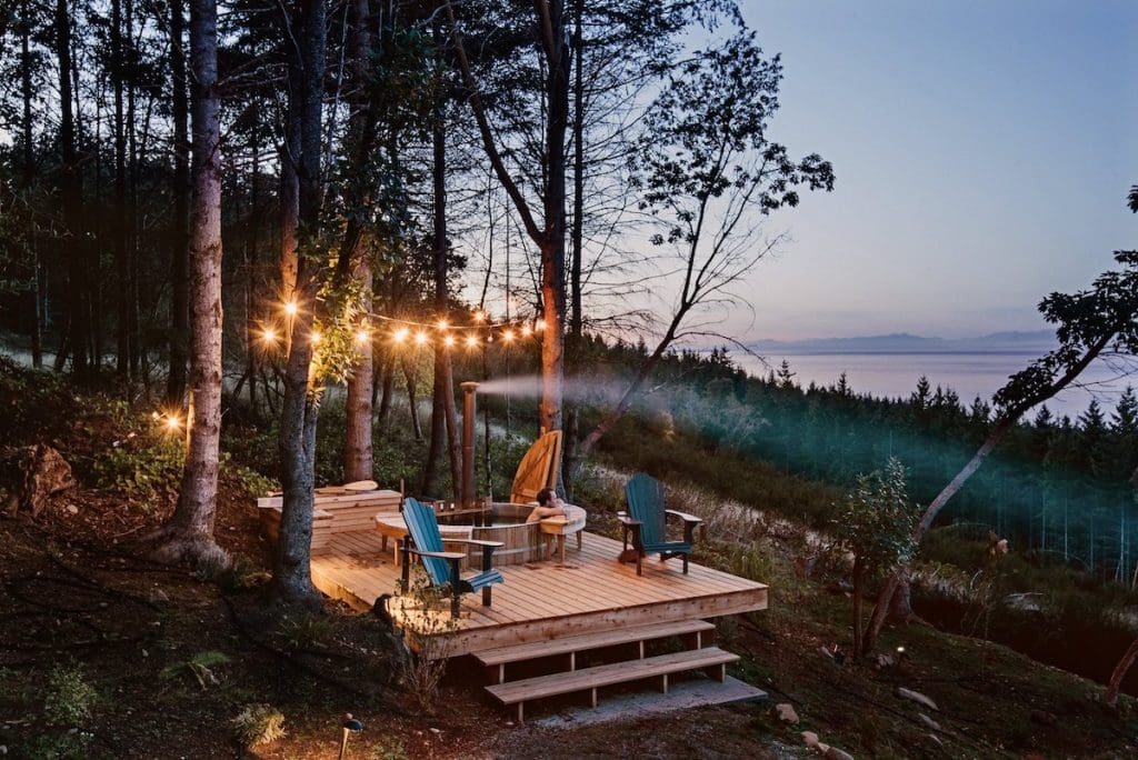 10-Square-Meter House: The Ultimate Tiny Vacation Retreat Near Vancouver 5 100 Square Foot Tiny Vacation Home led lights outdoor spa