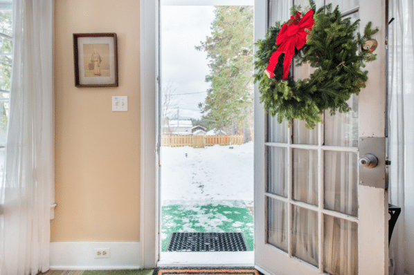 This Tranquil Little Cottage Is Anyone's Dream House 10 11