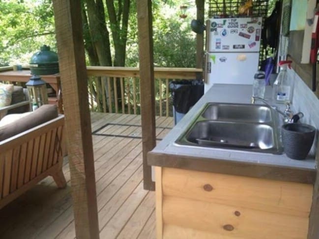 Book Your Next Vacation At The River Escape Tiny House In Erwin, Tennessee 3 4 river escape th