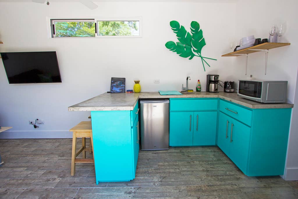 The Spa Bathroom Turns This Shipping Container Into A Luxury Tiny Home 3 Costa Rica Container 10