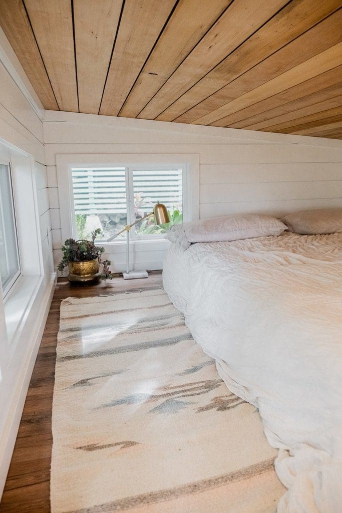 A Hawaii-Based Couple Build a Luminous Tiny House in Just 25 Days 12 hawaiitinyhome13