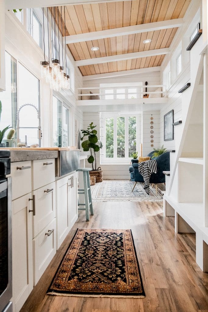 A Hawaii-Based Couple Build a Luminous Tiny House in Just 25 Days 8 hawaiitinyhome8