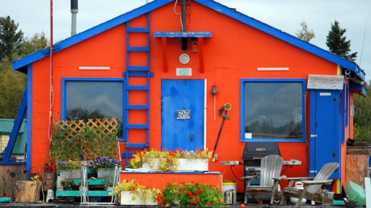 off the grid houseboat