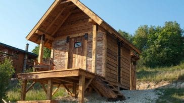 tiny house hungary front