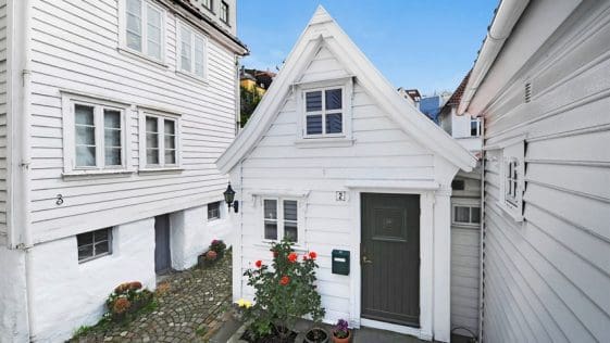 Tiny Norwegian Laneway House 5 1 front view