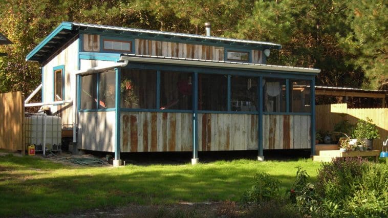 off grid tiny home 1