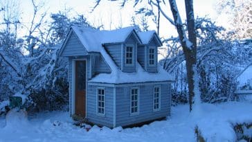 kids tiny house 1