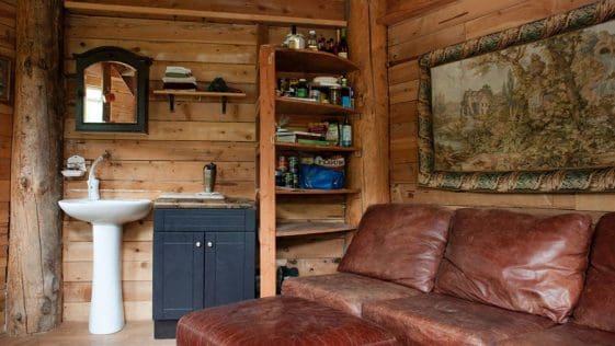 the witchs hut 2
