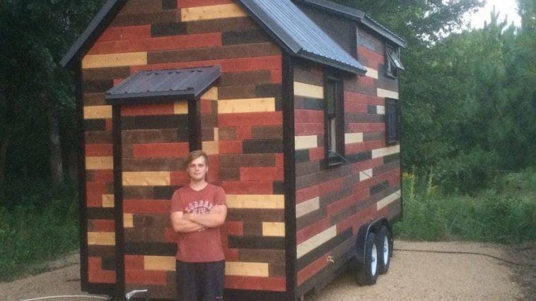 the tiny moving castle 1