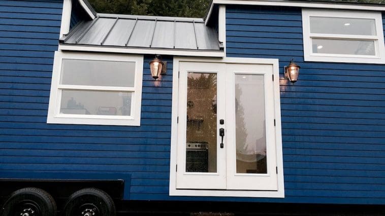 vintage glam tiny heirloom 1