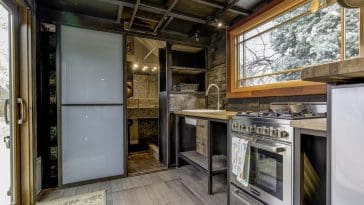 earth and sky palace 8