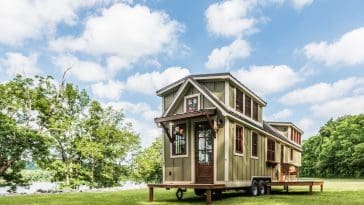 This gooseneck home is built using both modern and traditional technique.