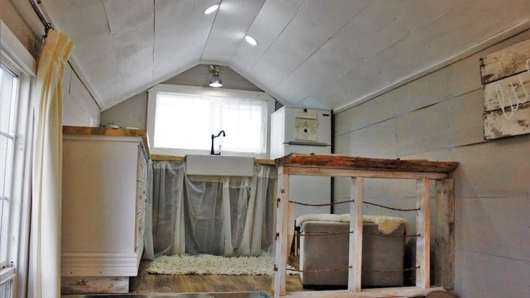 black pearl tiny house 3