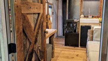 thomas tiny bus house 2