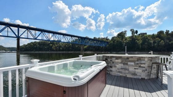harbor cottage houseboat 10