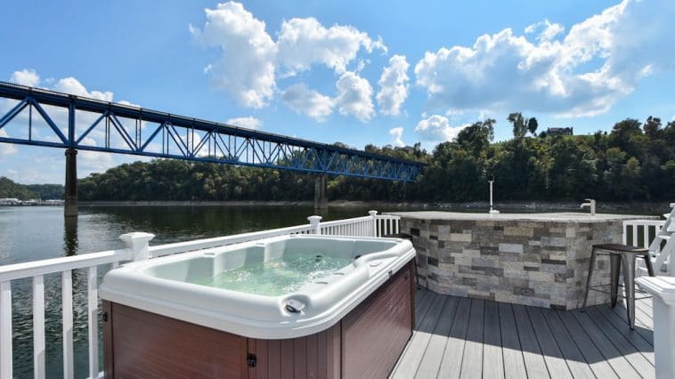 harbor cottage houseboat 10